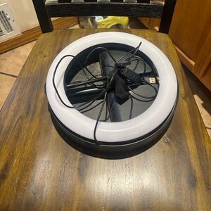 USB-Powered LED Ring Light extends 5feet